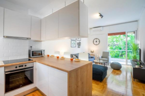 Amazing location! Fresh and stylish 1BR apartment